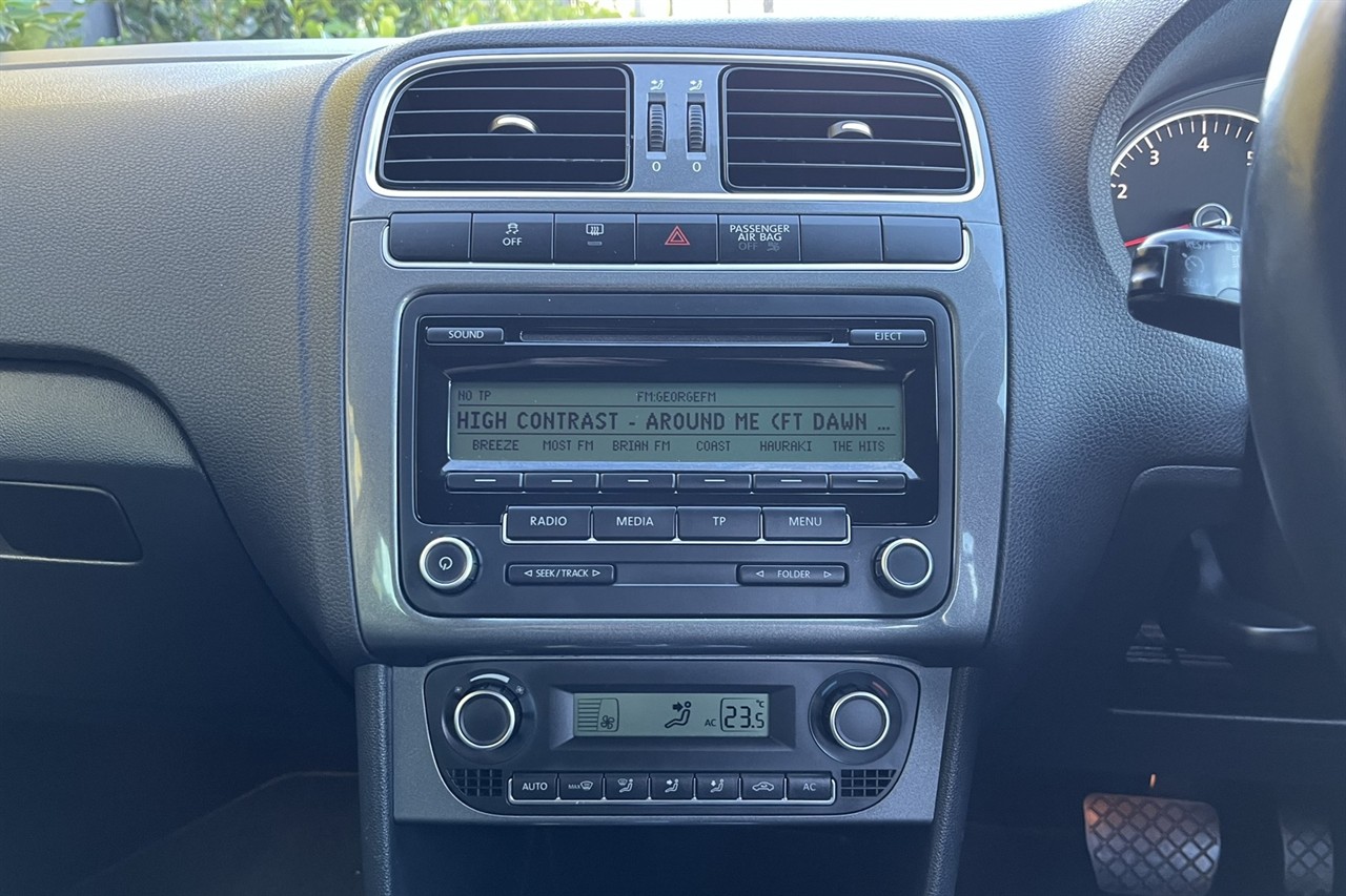 2011 Volkswagen POLO