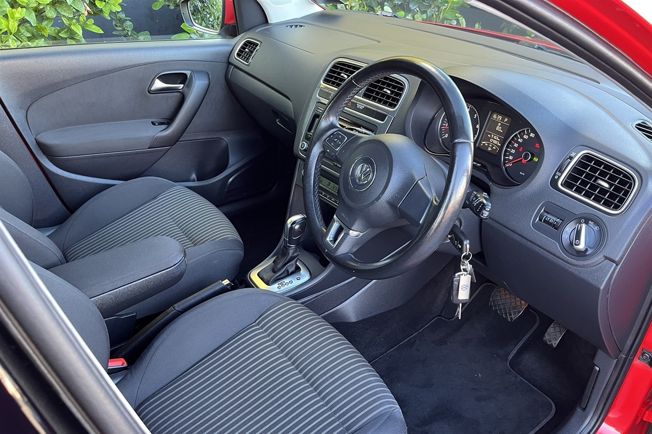 2011 Volkswagen POLO