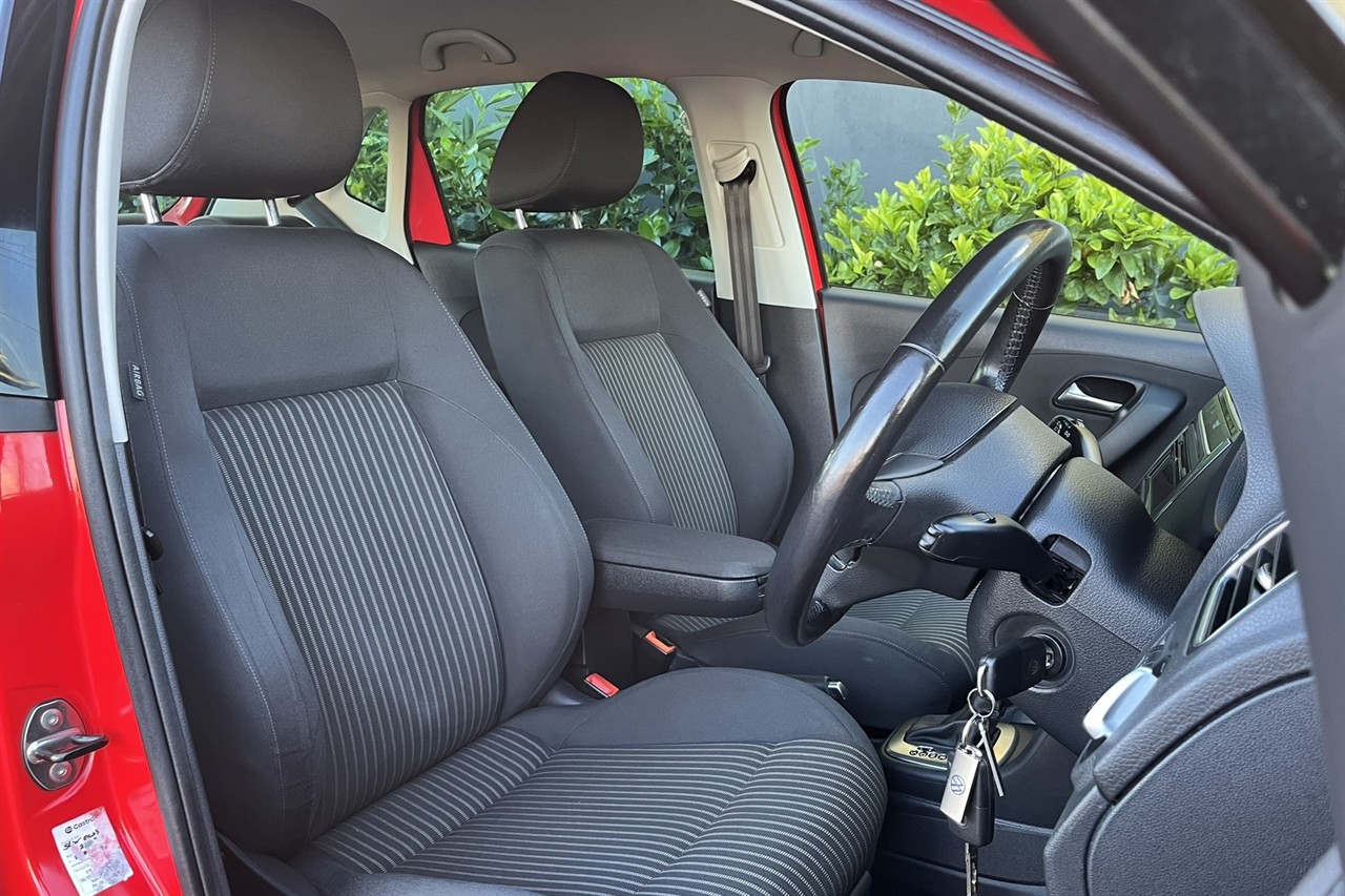 2011 Volkswagen POLO