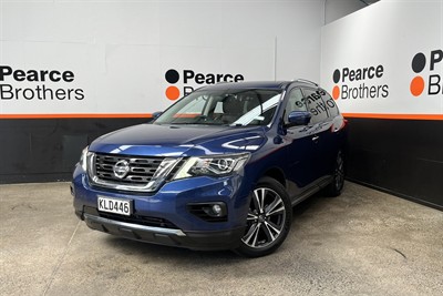 2017 Nissan Pathfinder - Thumbnail