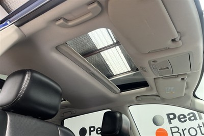 2017 Nissan Pathfinder - Thumbnail