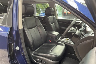 2017 Nissan Pathfinder - Thumbnail