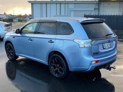 2014 Mitsubishi Outlander - Thumbnail