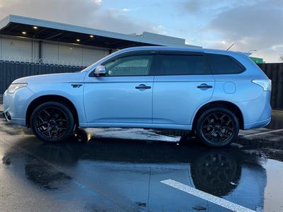 2014 Mitsubishi Outlander - Thumbnail