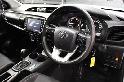 2022 Toyota Hilux - Thumbnail