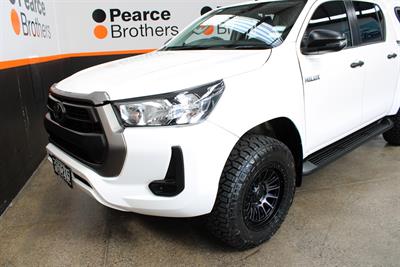 2022 Toyota Hilux - Thumbnail