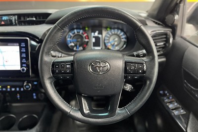 2021 Toyota Hilux - Thumbnail