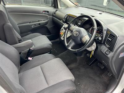 2005 Toyota Wish - Thumbnail