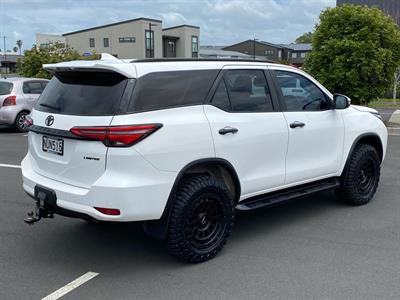 2021 Toyota Fortuner - Thumbnail