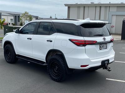 2021 Toyota Fortuner - Thumbnail