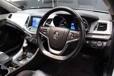 2016 Holden COMMODORE - Thumbnail