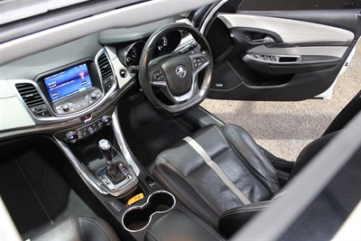 2016 Holden COMMODORE - Thumbnail