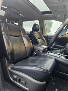 2020 Nissan Pathfinder - Thumbnail