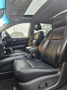 2020 Nissan Pathfinder - Thumbnail