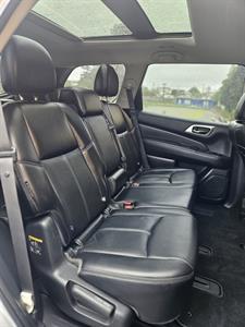 2020 Nissan Pathfinder - Thumbnail
