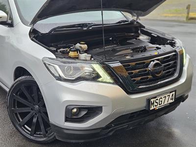 2020 Nissan Pathfinder - Thumbnail