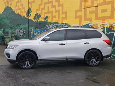 2020 Nissan Pathfinder - Thumbnail