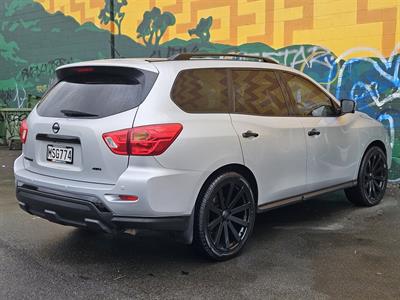 2020 Nissan Pathfinder - Thumbnail