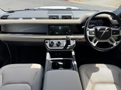 2023 Land Rover Defender - Thumbnail