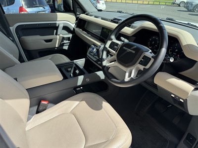 2023 Land Rover Defender - Thumbnail