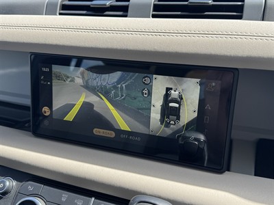 2023 Land Rover Defender - Thumbnail