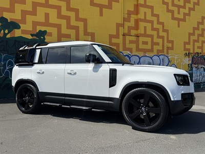 2023 Land Rover Defender - Thumbnail