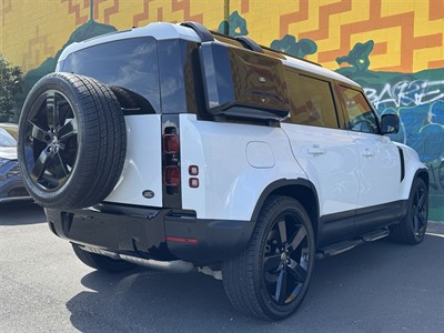 2023 Land Rover Defender - Thumbnail