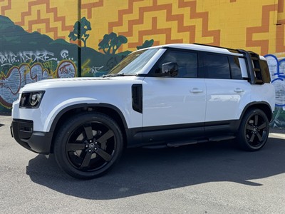 2023 Land Rover Defender - Thumbnail