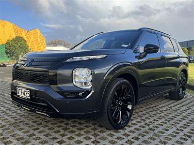 2024 Mitsubishi Outlander - Thumbnail