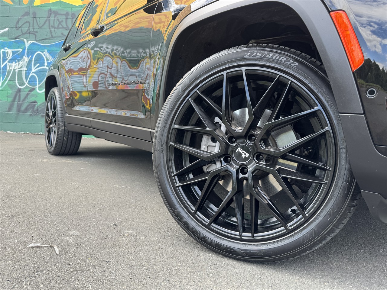 2023 Jeep GRAND CHEROKEE