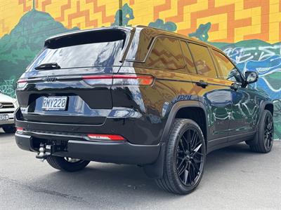 2023 Jeep GRAND CHEROKEE - Thumbnail