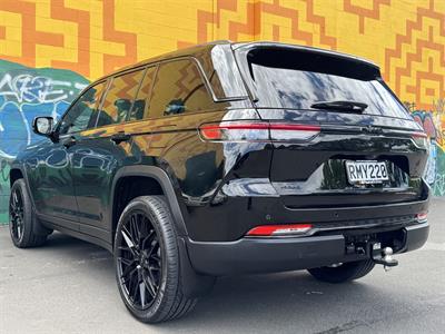 2023 Jeep GRAND CHEROKEE - Thumbnail