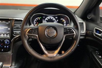 2017 Jeep Grand Cherokee - Thumbnail