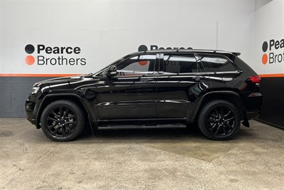 2017 Jeep Grand Cherokee - Thumbnail