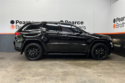 2017 Jeep Grand Cherokee - Thumbnail