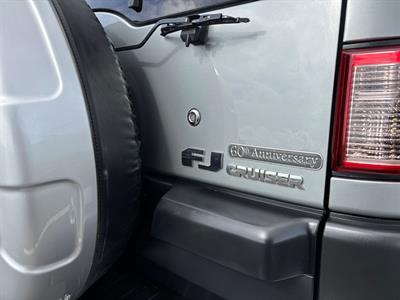 2011 Toyota FJ Cruiser - Thumbnail