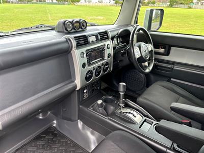 2011 Toyota FJ Cruiser - Thumbnail