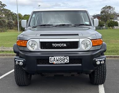 2011 Toyota FJ Cruiser - Thumbnail