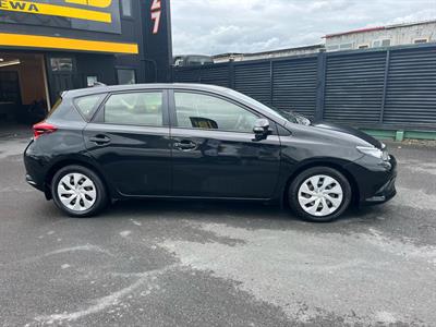 2018 Toyota Corolla - Thumbnail