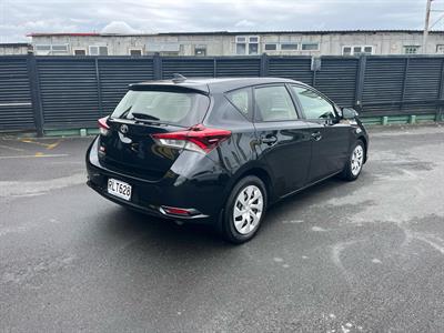 2018 Toyota Corolla - Thumbnail