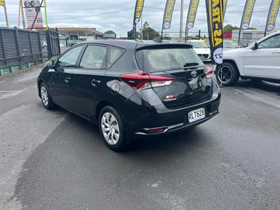 2018 Toyota Corolla - Thumbnail