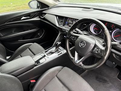 2018 Holden Commodore - Thumbnail