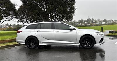 2018 Holden Commodore - Thumbnail