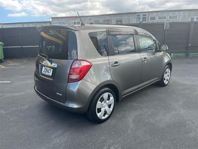 2006 Toyota Ractis - Thumbnail