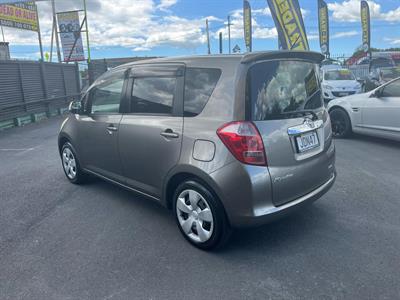 2006 Toyota Ractis - Thumbnail