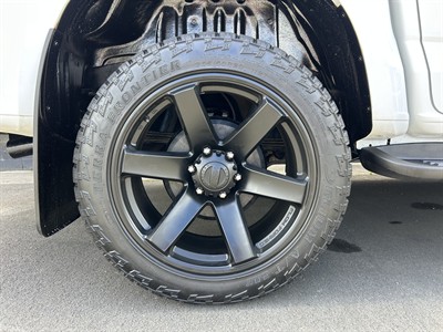 2017 Holden Colorado - Thumbnail