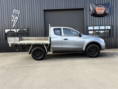 2016 Mitsubishi Triton - Thumbnail