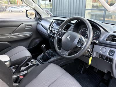2016 Mitsubishi Triton - Thumbnail