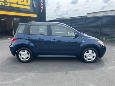 2003 Toyota Ist - Thumbnail