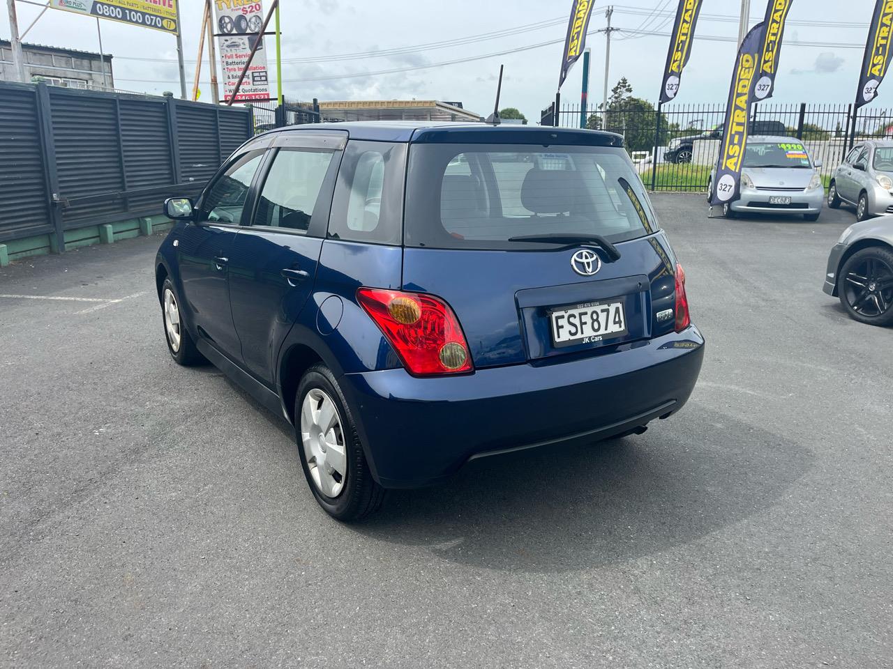 2003 Toyota Ist